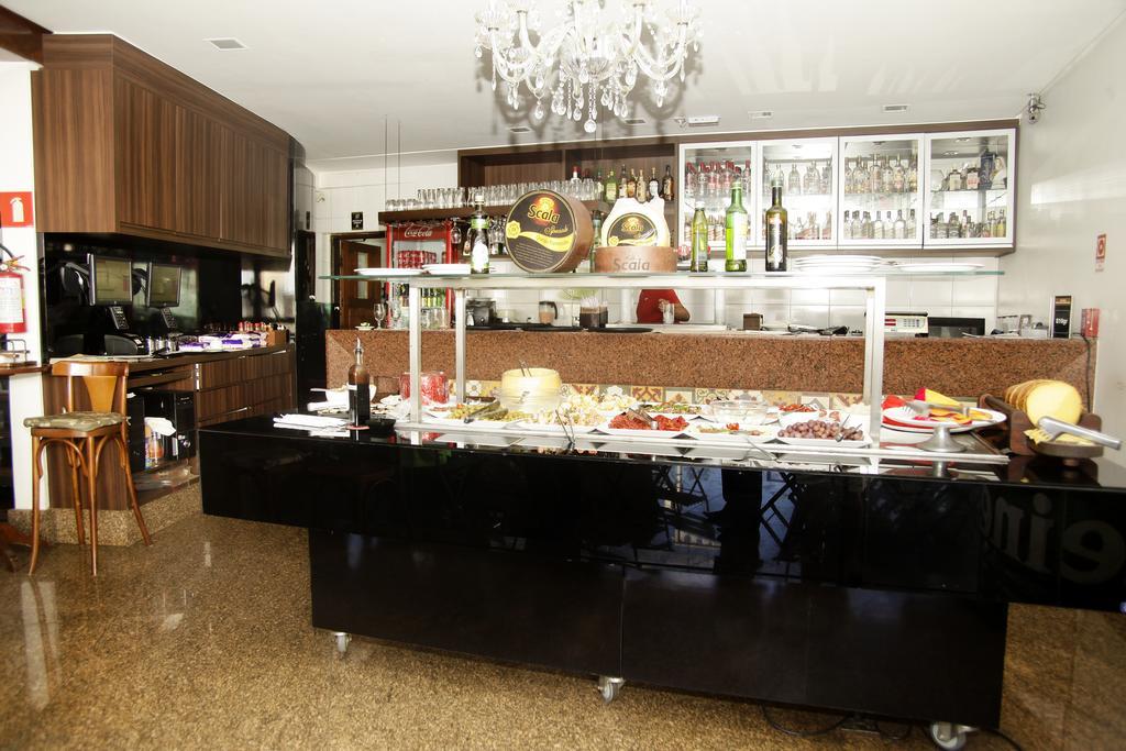 Galatas Central Hotel Patos de Minas Kültér fotó