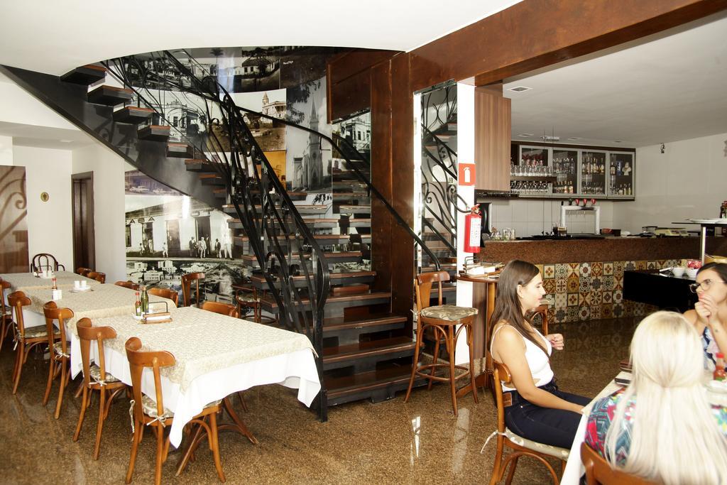 Galatas Central Hotel Patos de Minas Kültér fotó