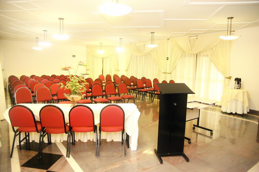 Galatas Central Hotel Patos de Minas Kültér fotó