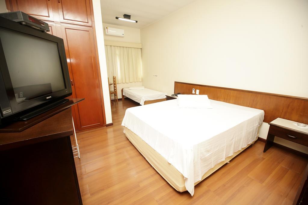 Galatas Central Hotel Patos de Minas Kültér fotó